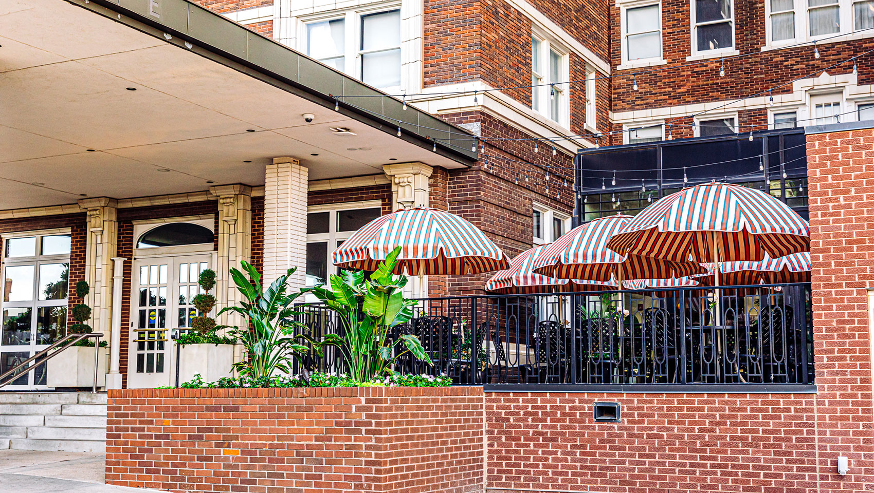 Kimpton Cottonwood Hotel Exterior